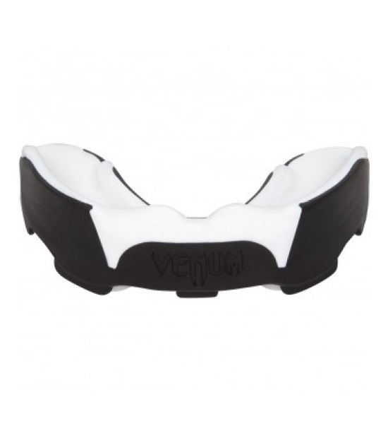 Капа VENUM PREDATOR MOUTHGUARD - BLACK/WHITE Капа VENUM PREDATOR MOUTHGUARD - BLACK/WHITE
